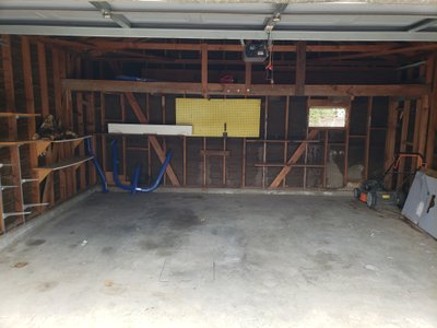 18 x 20 Garage in Lancaster, California near [object Object]