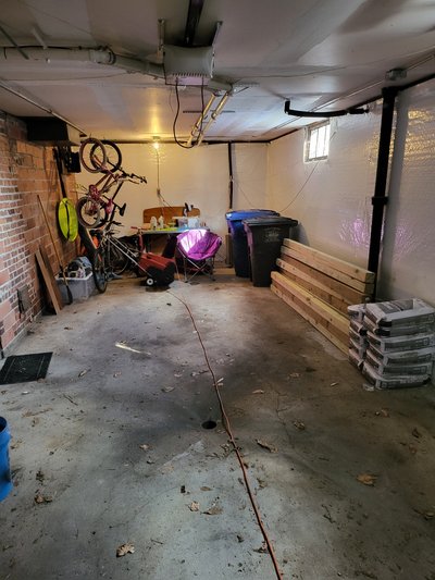 12 x 8 Garage in Des Moines, Iowa near [object Object]