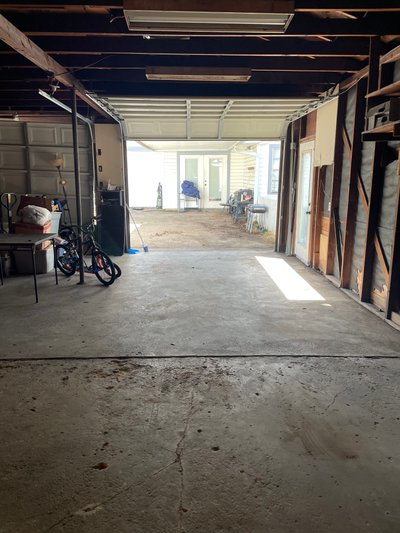 Medium 10×25 Garage in Mesquite, Texas
