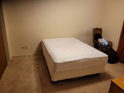 10 x 10 Bedroom in Fresno, California
