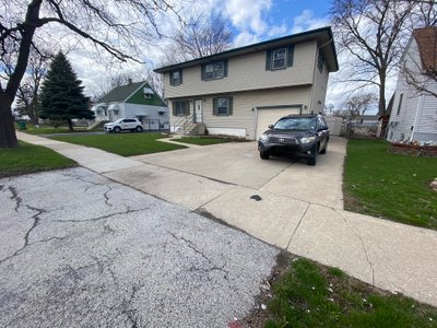 undefined x undefined Driveway in Burbank, Illinois