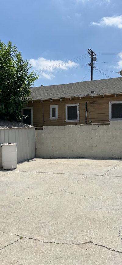 Small 10×20 Driveway in Los Angeles, California