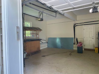 Medium 10×25 Garage in Armonk, New York