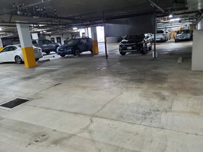 Medium 10×25 Garage in Glendale, California