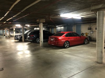 20 x 10 Parking Garage in Manhattan Beach, California