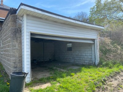 Small 20×20 Garage in Pittsburgh, Pennsylvania