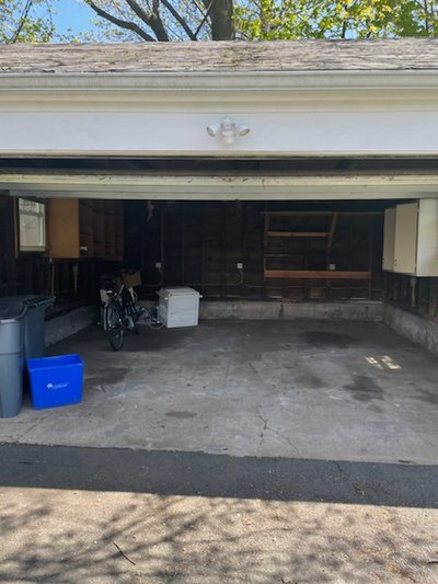 Small 10×20 Garage in White Plains, New York