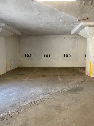 18 x 8 Parking Garage in Wayne, Pennsylvania