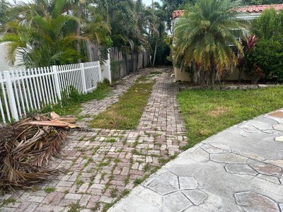 70 x 30 Driveway in North Miami Beach, Florida near [object Object]