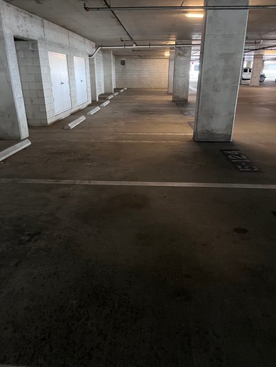 20 x 10 Parking Garage in Tampa, Florida near [object Object]