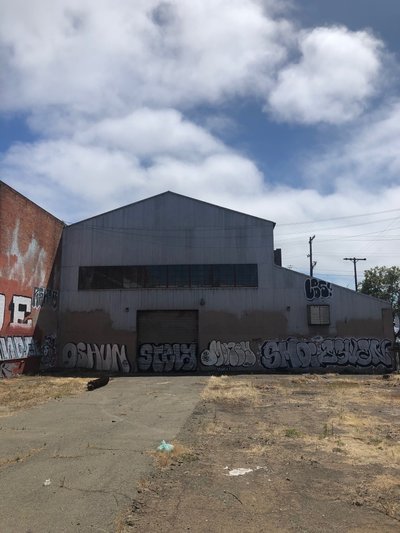 20 x 75 Unpaved Lot in Oakland, California