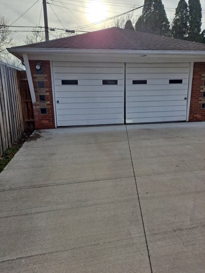 Medium 10×20 Garage in Detroit, Michigan