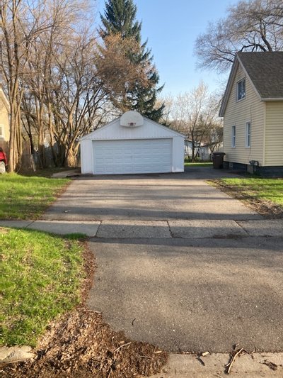 45 x 23 RV Pad in Pontiac, Michigan