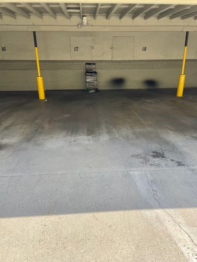20 x 10 Parking Garage in Inglewood, California