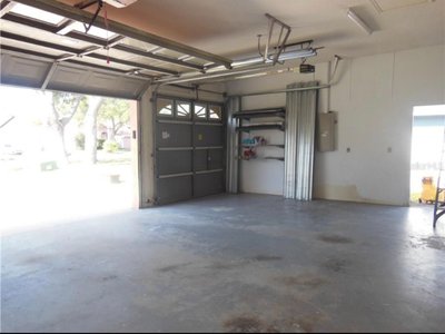 8 x 25 Garage in Seminole, Florida