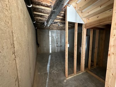 Small 10×10 Basement in Manchester, Connecticut