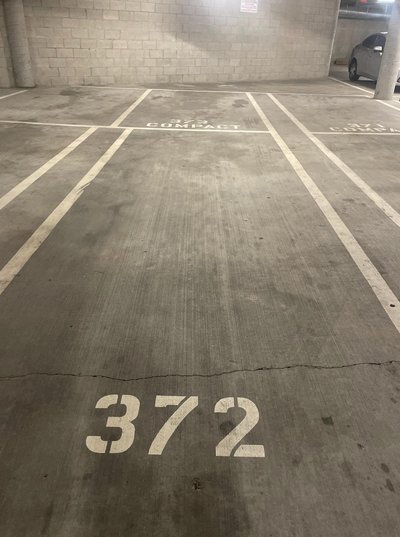 20 x 10 Parking Garage in Los Angeles, California