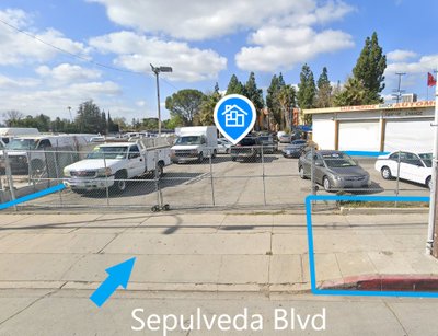 30 x 12 Parking Lot in Los Angeles, California near 8928 Sepulveda Blvd, North Hills, CA 91343-4306, United States
