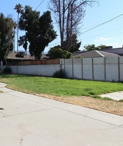 undefined x undefined Driveway in San Bernardino, California