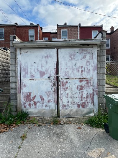 Small 10×20 Garage in Baltimore, Maryland