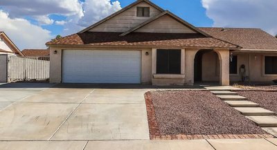 Large 10×40 Driveway in Needles, California