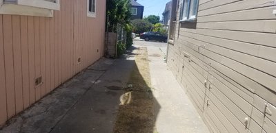 Small 5×15 Driveway in Oakland, California