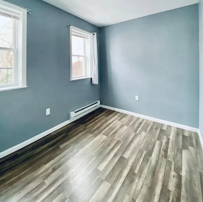 Large 20×20 Bedroom in Bayonne, New Jersey