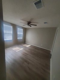 10 x 40 Bedroom in Arlington, Texas