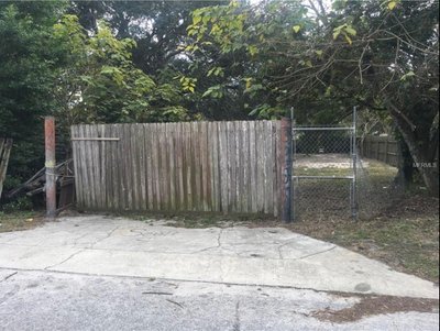 60 x 100 Unpaved Lot in Tampa, Florida near [object Object]
