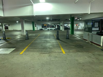 20 x 10 Parking Garage in Glendale, California