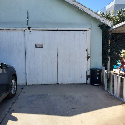 8 x 17 Garage in Los Angeles, California