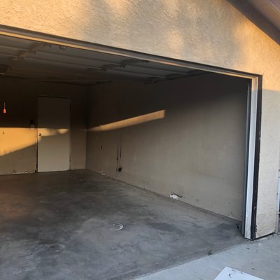 18 x 10 Garage in Los Angeles, California