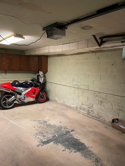 Medium 10×20 Garage in Springfield, Pennsylvania