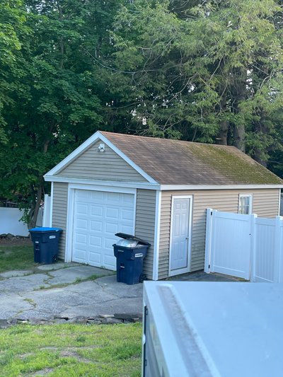 15 x 10 Garage in Salem, New Hampshire