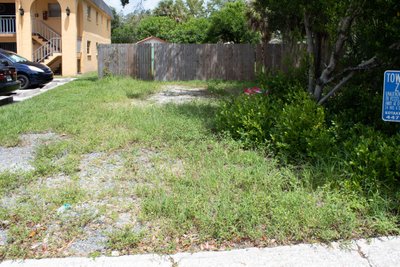 30 x 10 Unpaved Lot in Clearwater, Florida