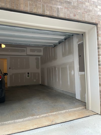 20 x 10 Garage in Charlotte, North Carolina
