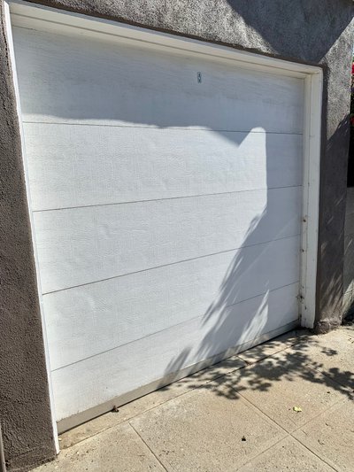 10 x 16 Garage in Los Angeles, California