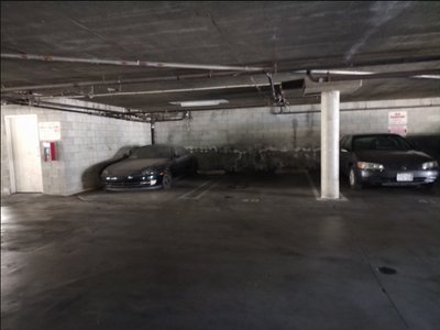 20 x 10 Parking Garage in Van Nuys, California near [object Object]