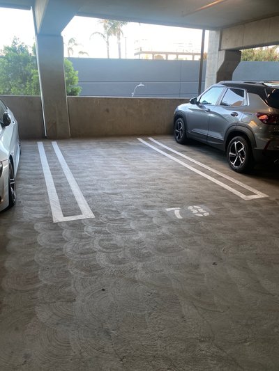 24 x 10 Parking Garage in Los Angeles, California