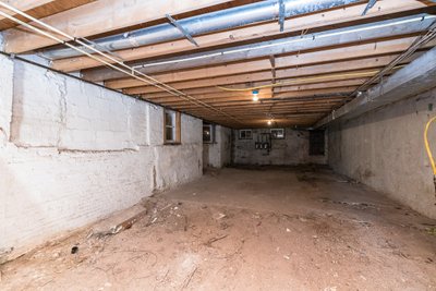 35 x 20 Basement in Baltimore, Maryland