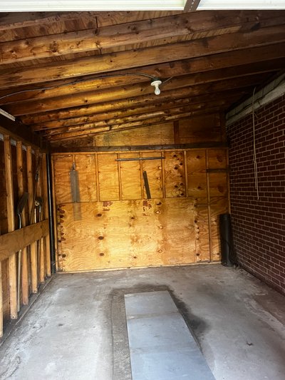 8x19 Garage self storage unit in Huntington Station, NY