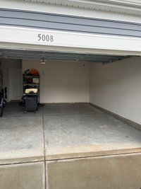 22 x 10 Garage in Charlotte, North Carolina