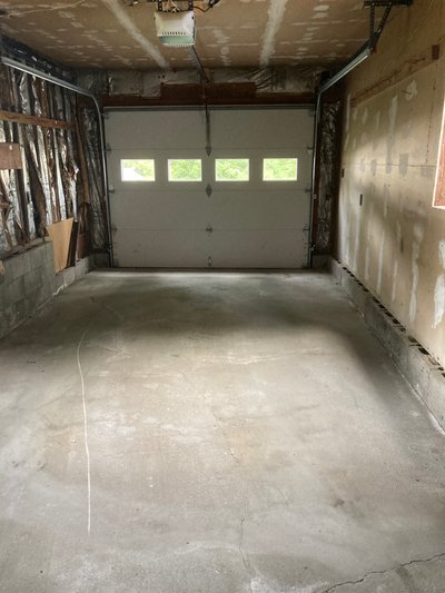 23 x 10 Garage in Lebanon, New Hampshire
