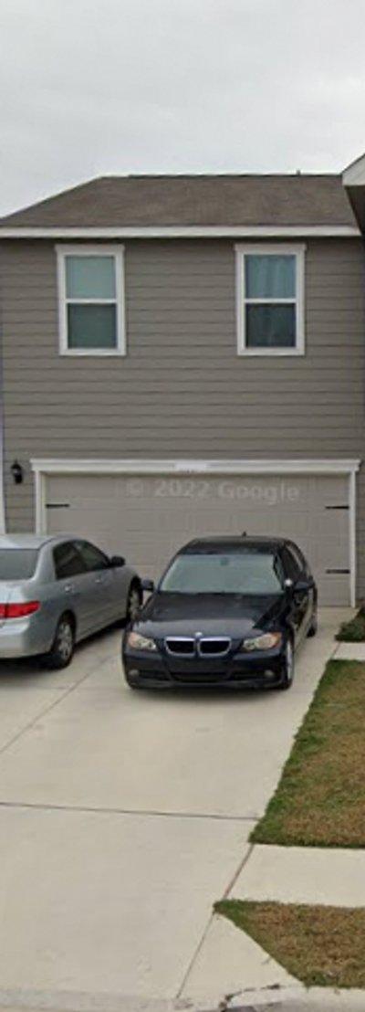 15 x 20 Garage in Manor, Texas near [object Object]