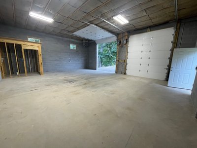 34 x 26 Garage in Asheville, North Carolina