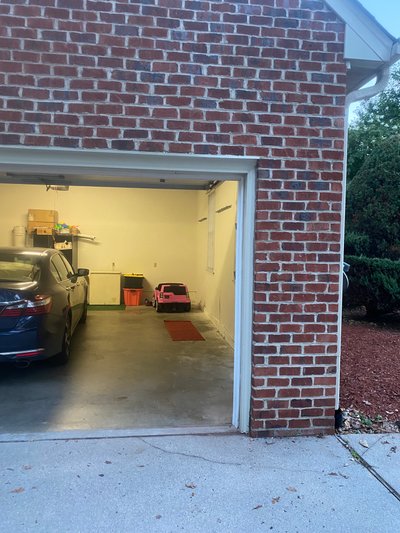 24x7 Garage self storage unit in Chester, VA