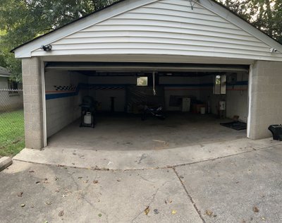 Large 20×20 Garage in Louisville, Kentucky