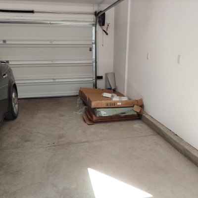 Small 5×20 Garage in Lathrop, California