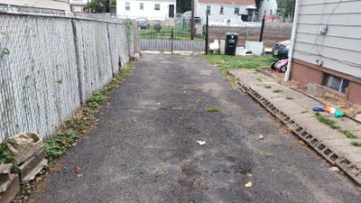 28×15 Driveway in Newark, NJ near 80 S Munn Ave