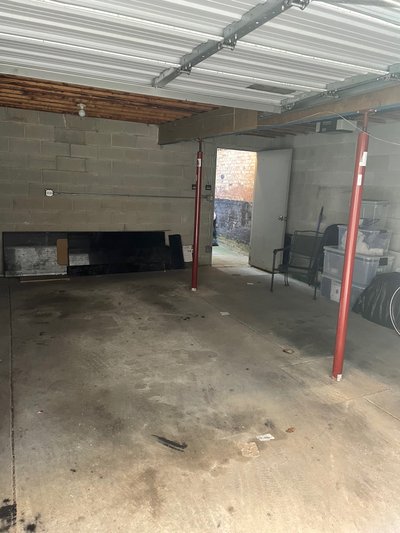 18 x 9 Garage in Chicago, Illinois